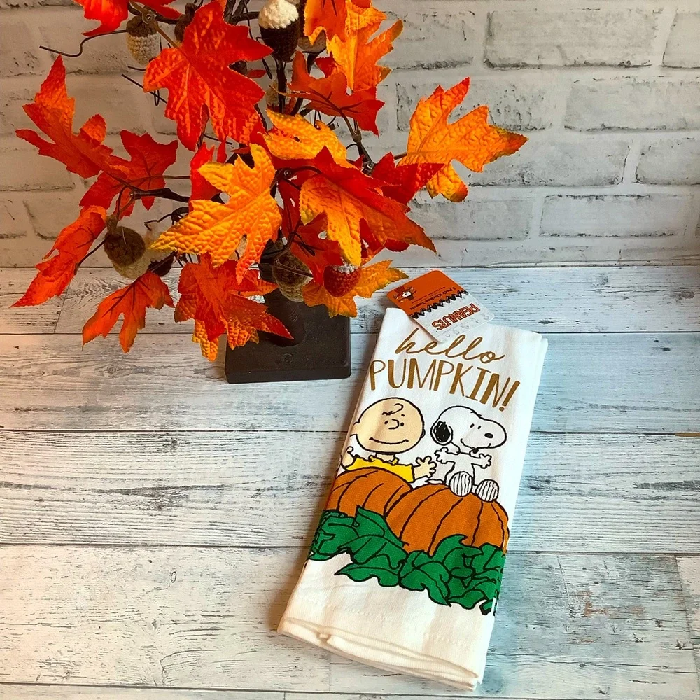 Snoopy & Charlie Brown 2Pk. Hello Pumpkin Towels